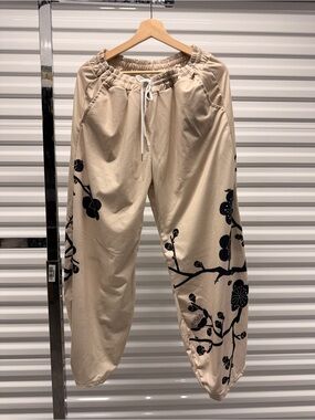 Beige Floral-Print Drawstring Joggers